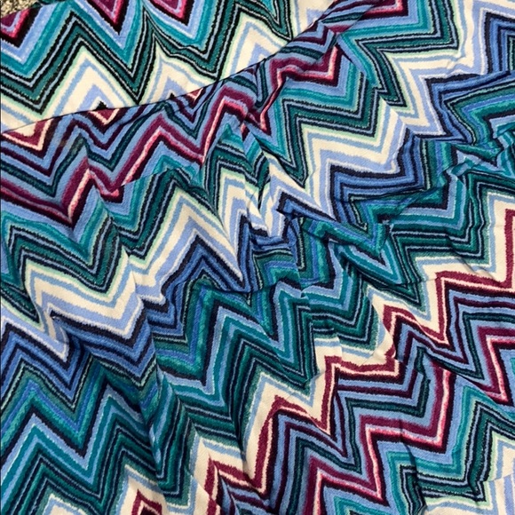 Chevron pattern shorts - Picture 2 of 3
